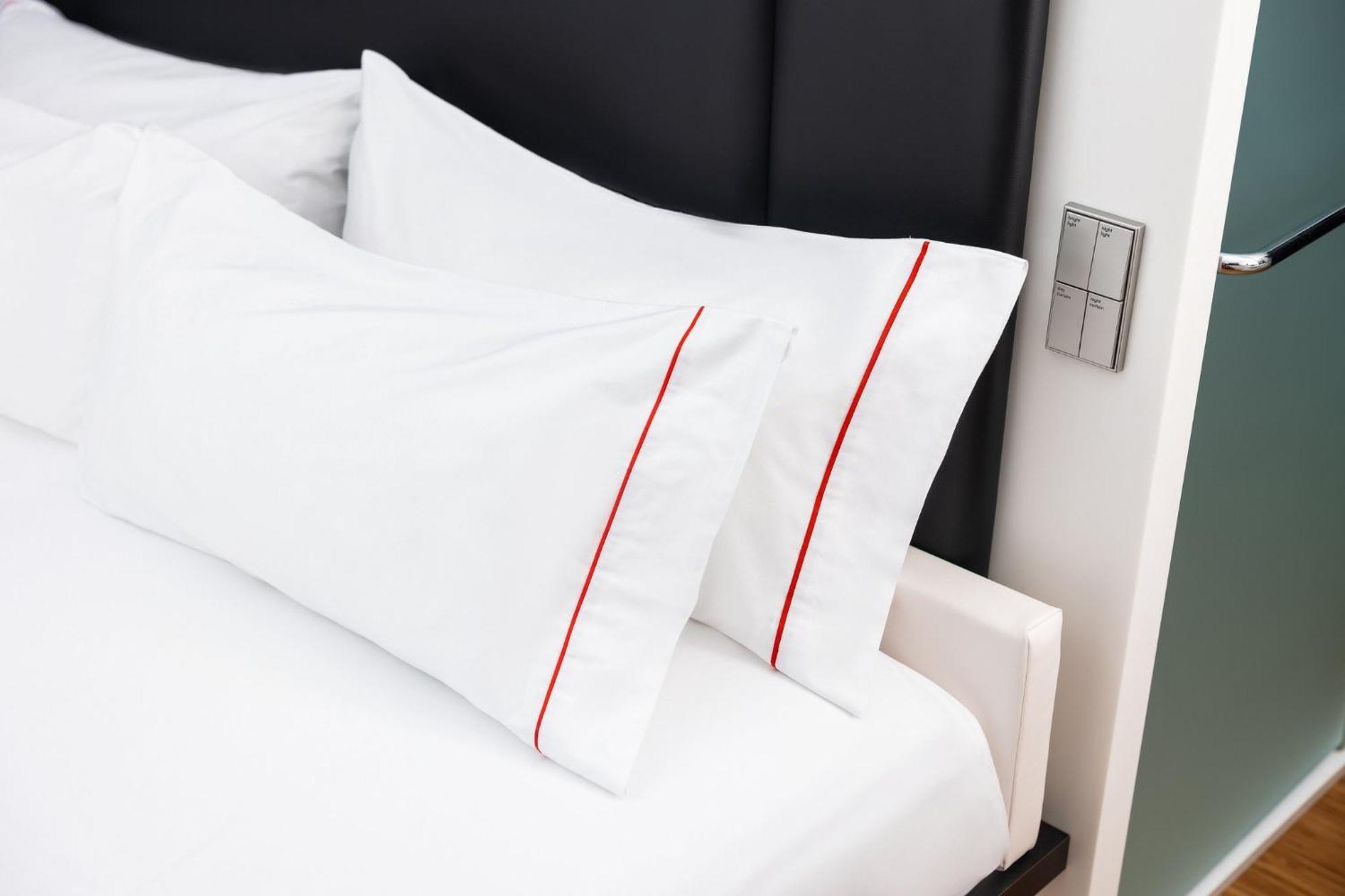 Citizenm London Victoria Station Hotel Exterior photo